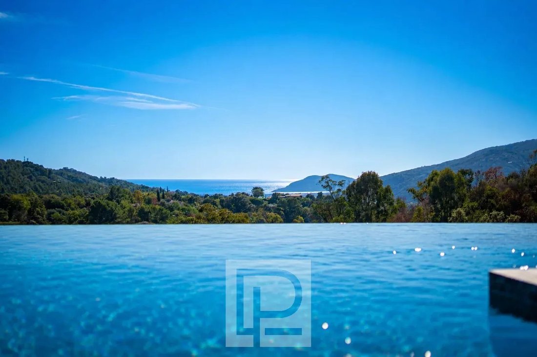 House in Mougins, Provence-Alpes-Côte d'Azur, France 1 - 18473637