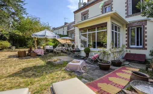 House in Sillon, Saint-Etienne-de-Montluc, France 1