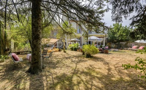 House in Sillon, Saint-Etienne-de-Montluc, France 1