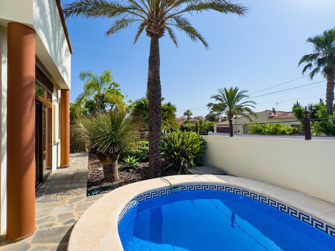 Chalet in L'Albir, L’Alfàs del Pi, Land Valencia 2 - 18474431