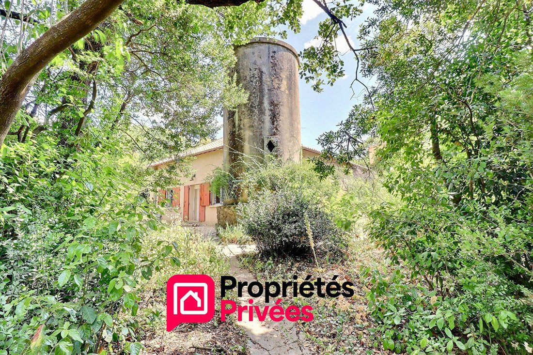 Villa in Uzès, Occitania, France 1 - 18473253