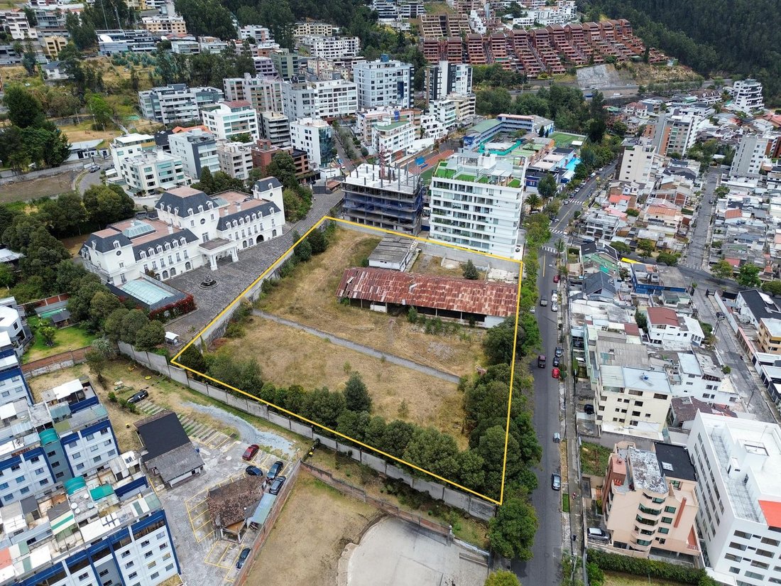 Land in Quito, Pichincha, Ecuador 2 - 18474122