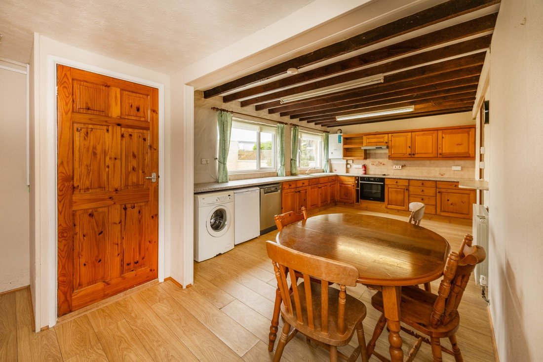 Bungalow in England 1 - 18473617