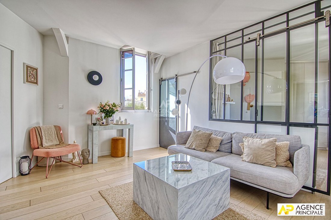 Apartment in Domaine National du Château, Versailles, France 1 - 18474399