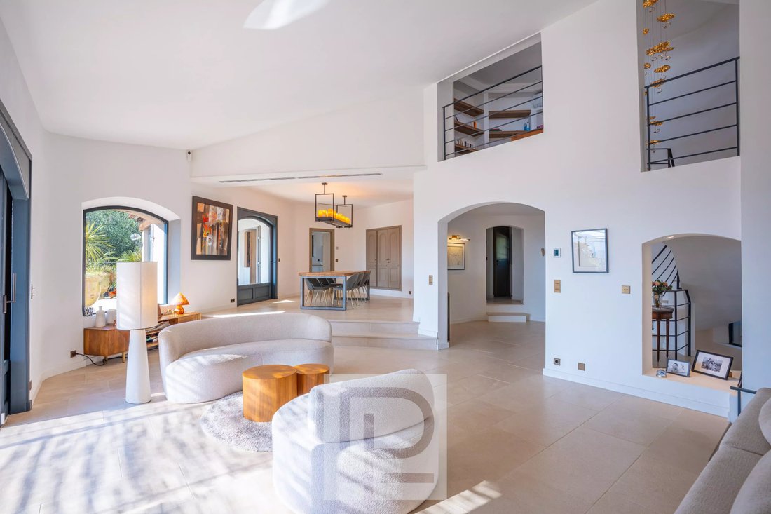 House in Mougins, Provence-Alpes-Côte d'Azur, France 4 - 18473671