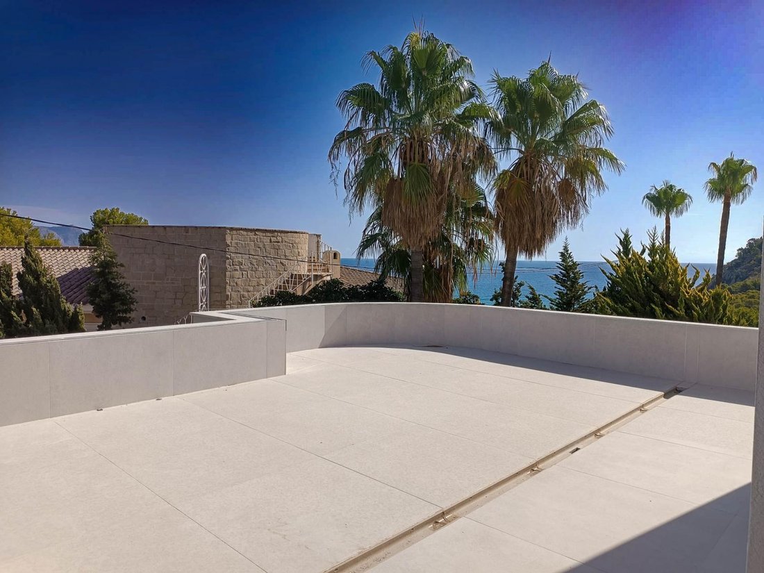 Villa in l'Alfas del Pi, Valencian Community, Spain 1 - 18475049