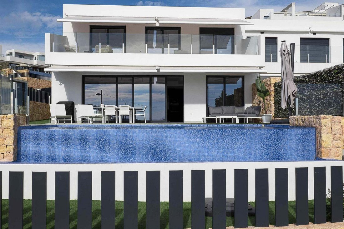 Chalet in Finestrat, Valencian Community, Spain 2 - 18474218