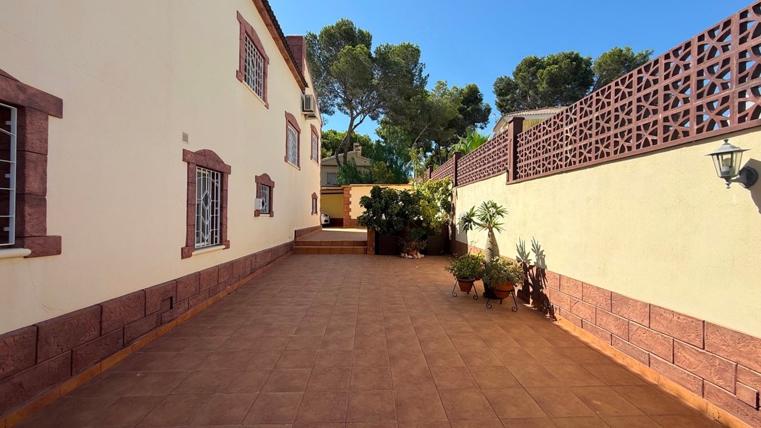 Villa in Torrevieja, Valencian Community, Spain 5 - 18473690