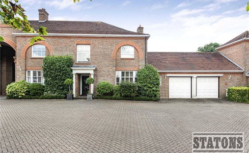 Haus in Potters Bar, Hertsmere, England 1