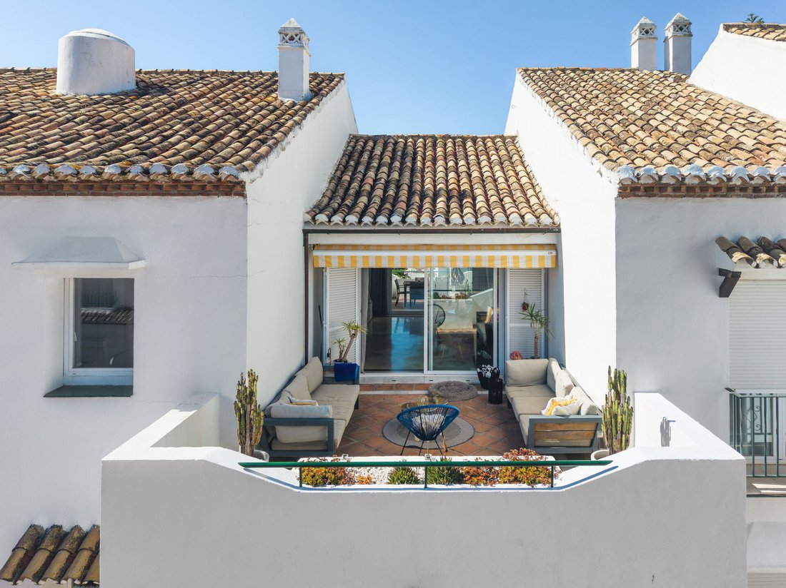 Apartment in Atalaya-Isdabe, Estepona, Andalusia 1 - 18474087
