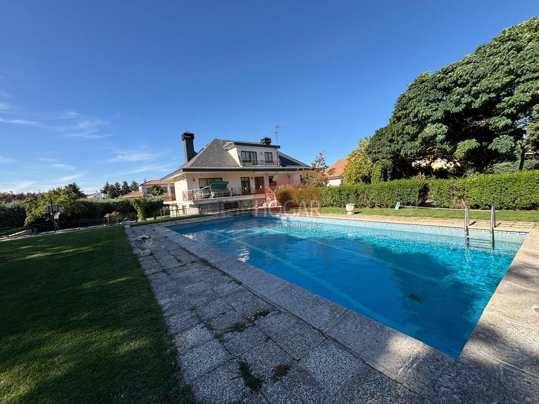 Villa in Avila‎, Castile and Leon, Spain 1 - 15608932