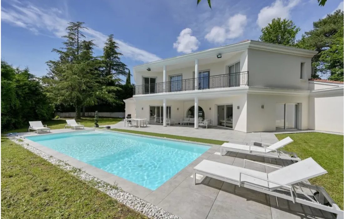 Villa in Écully, Auvergne-Rhône-Alpes, France 2 - 17967631