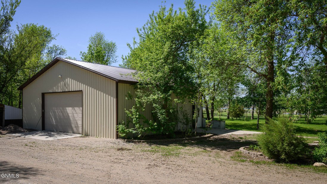 House in Washburn, North Dakota, United States 3 - 17837316