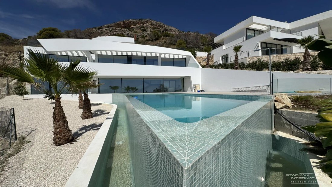 Villa in Zona de Mascarat, Valencian Community, Spain 1 - 18474254