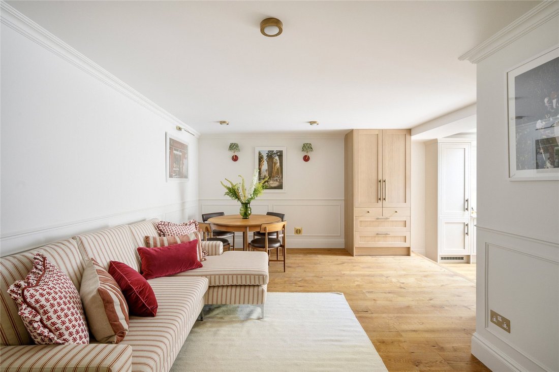 Apartment in Ladbroke Grove, Kensington And Chelsea, England 2 - 18473490