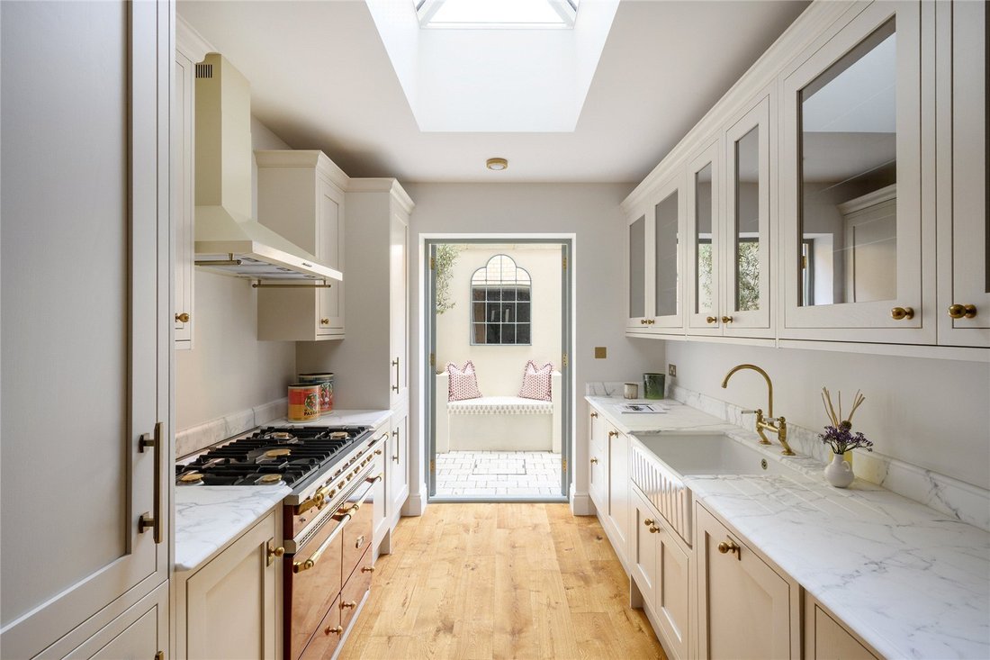 Apartment in Ladbroke Grove, Kensington And Chelsea, England 1 - 18473490