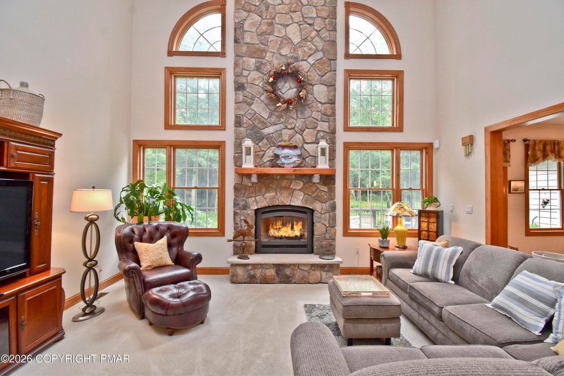 House in Pocono Pines, Pennsylvania, United States 4 - 18473561