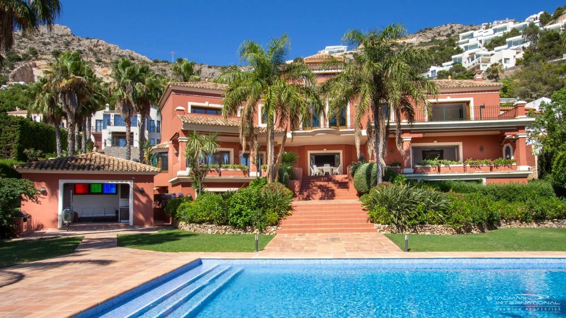 Villa in Zona de Mascarat, Valencian Community, Spain 1 - 18473904