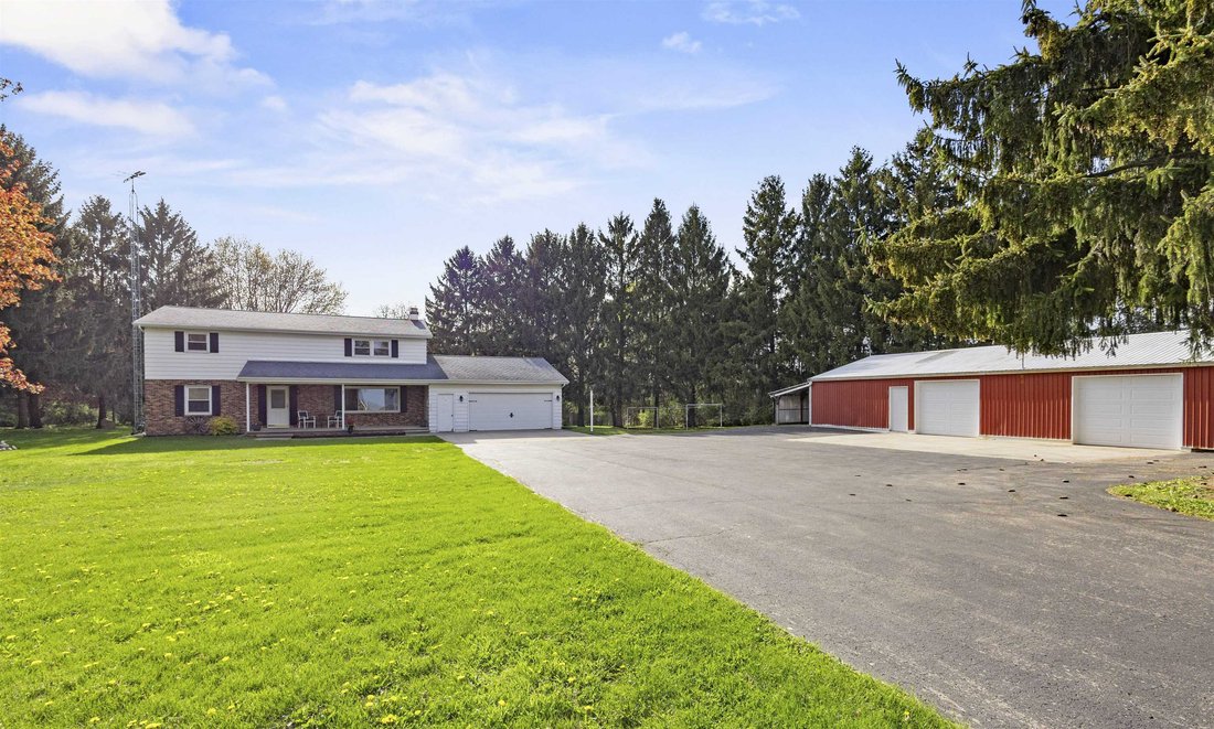 Oshkosh, Wisconsin, United States 1 - 17900882