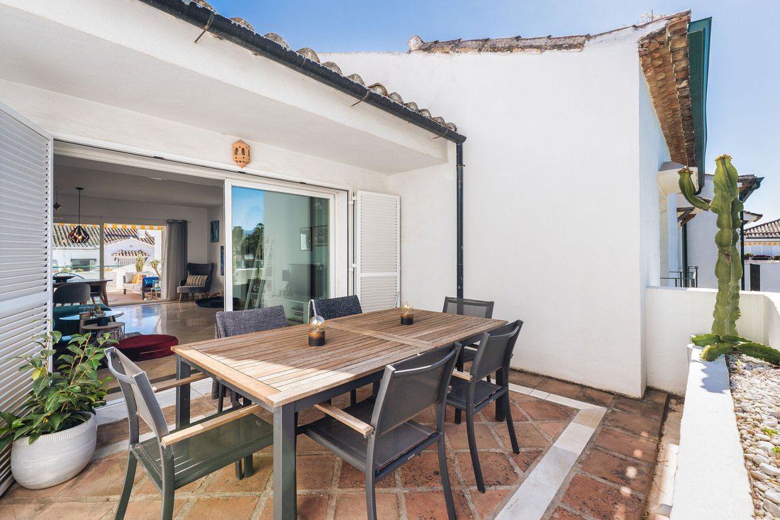 Apartment in Atalaya-Isdabe, Estepona, Andalusia 4 - 18474087