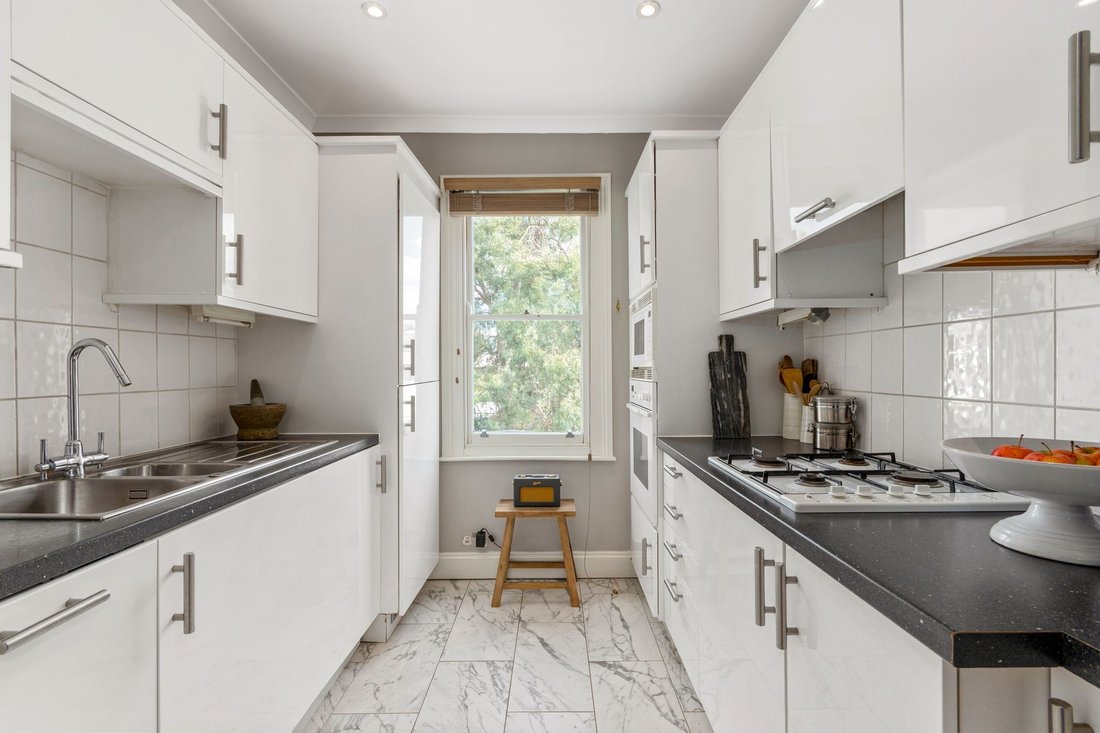 Apartment in Charing Cross, Westminster, England 2 - 18473620
