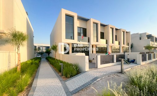 Townhouse in Jebel Ali Village, Dubai, United Arab Emirates 1