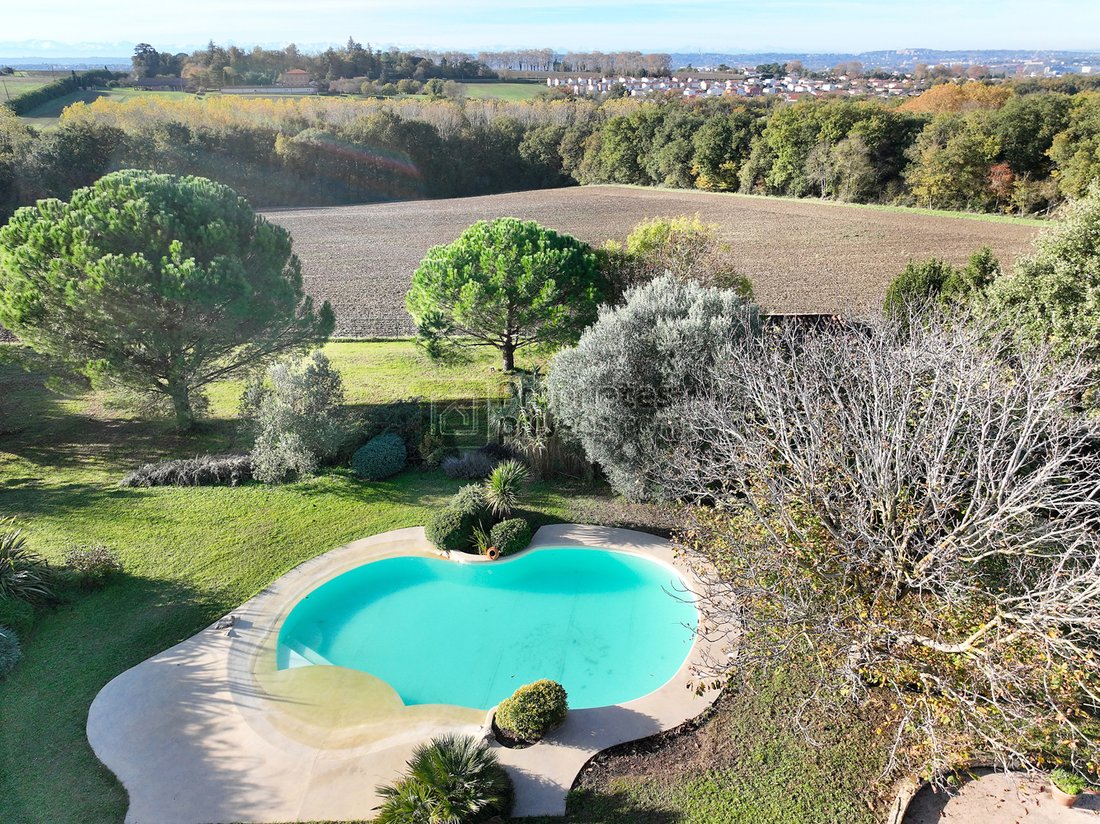 Villa in Flourens, Occitania, France 1 - 18473254