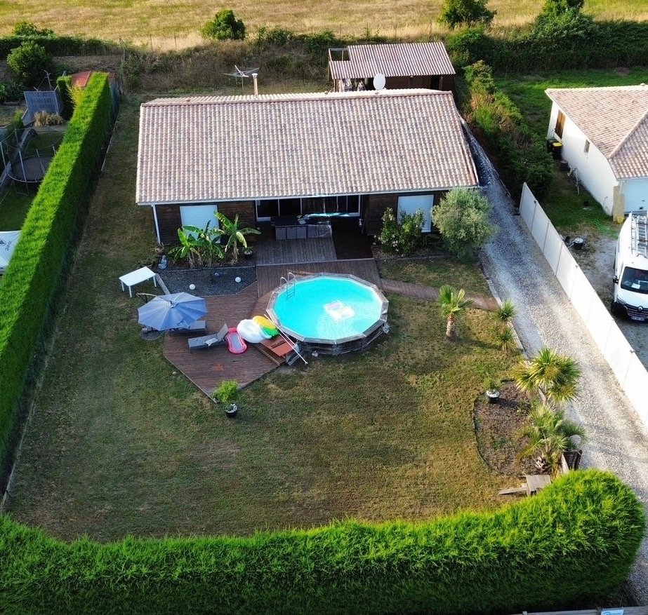 Villa in Carcans, Nouvelle-Aquitaine, France 1 - 18266557