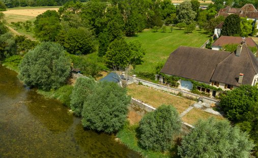 Villa in Port-Lesney, Bourgogne-Franche-Comté, Frankreich 1