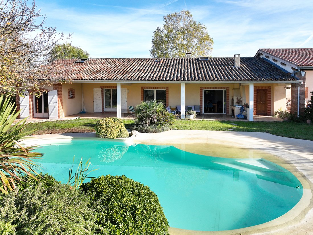 Villa in Flourens, Occitania, France 2 - 18473254