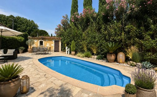 Villa in Bouc-Bel-Air, Provence-Alpes-Côte d'Azur, France 1