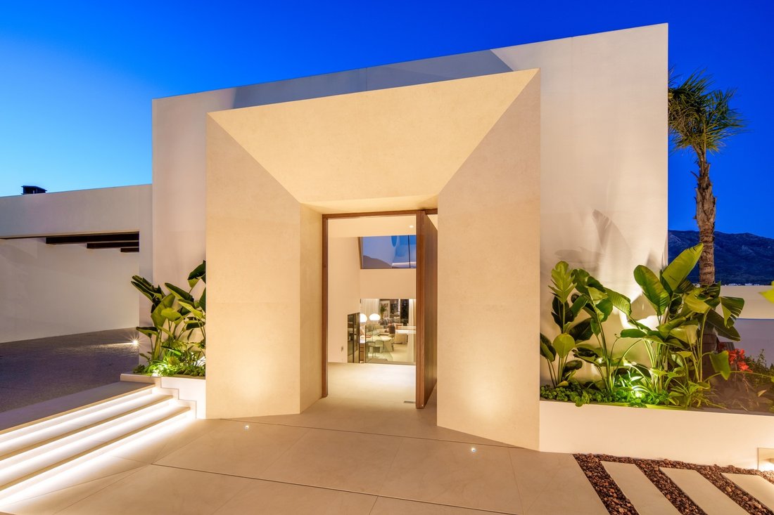 Villa in Nueva Andalucia, Marbella, Spain 4 - 18473873