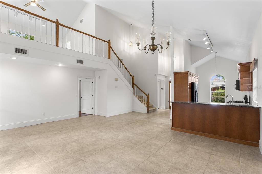 Tampa, Florida, United States 5 - 18473357