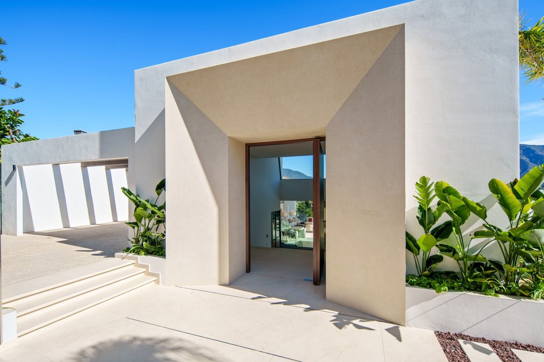 Villa in Nueva Andalucia, Marbella, Spain 2 - 18473873