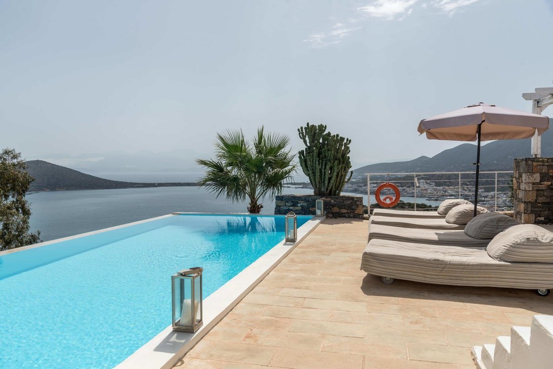 Villa in Community of Elounta, Agios Nikolaos Municipal Unit, Greece 2 - 18473517