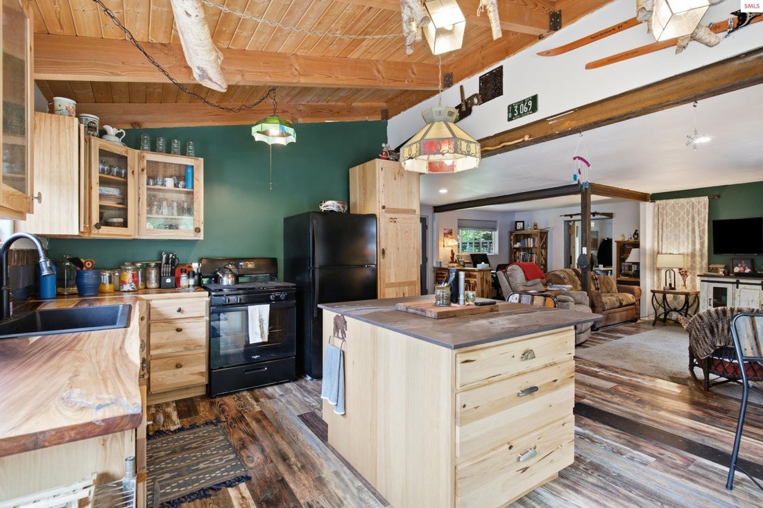 House in Sandpoint, Idaho, United States 2 - 18440902