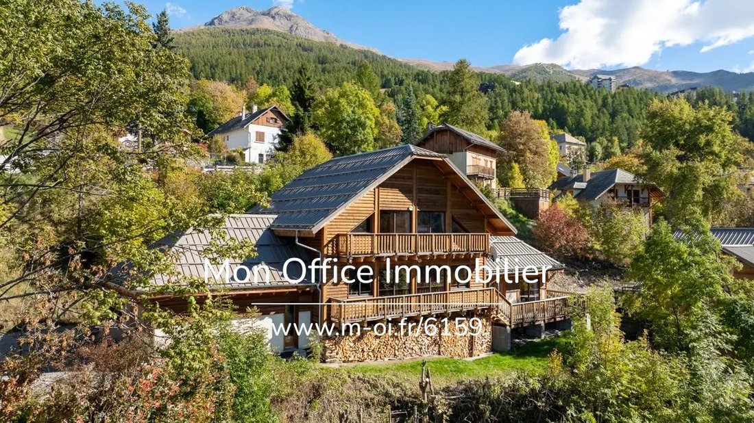 Chalet in Les Orres, Provence-Alpes-Côte d'Azur, France 1 - 18474136