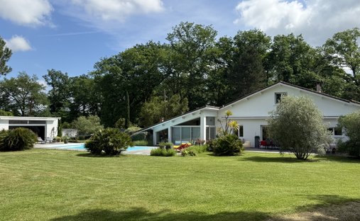 House in Nord, Condom, France 1
