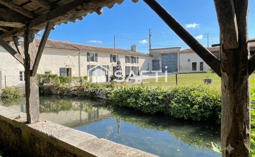 Maison à Challignac, Nouvelle-Aquitaine, France 1