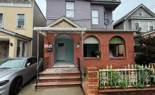 House in New York, New York, United States 1