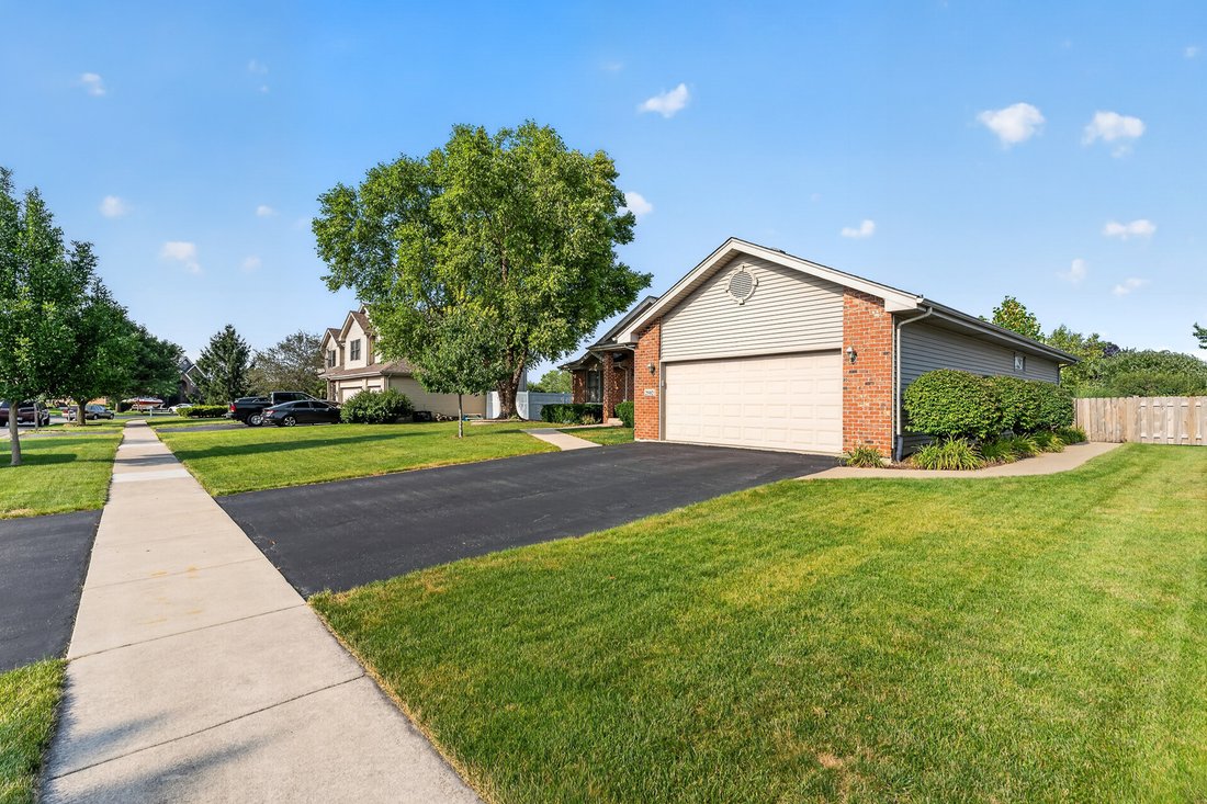 House in New Lenox, Illinois, United States 5 - 18478356