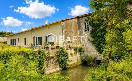 House in Challignac, Nouvelle-Aquitaine, France 1