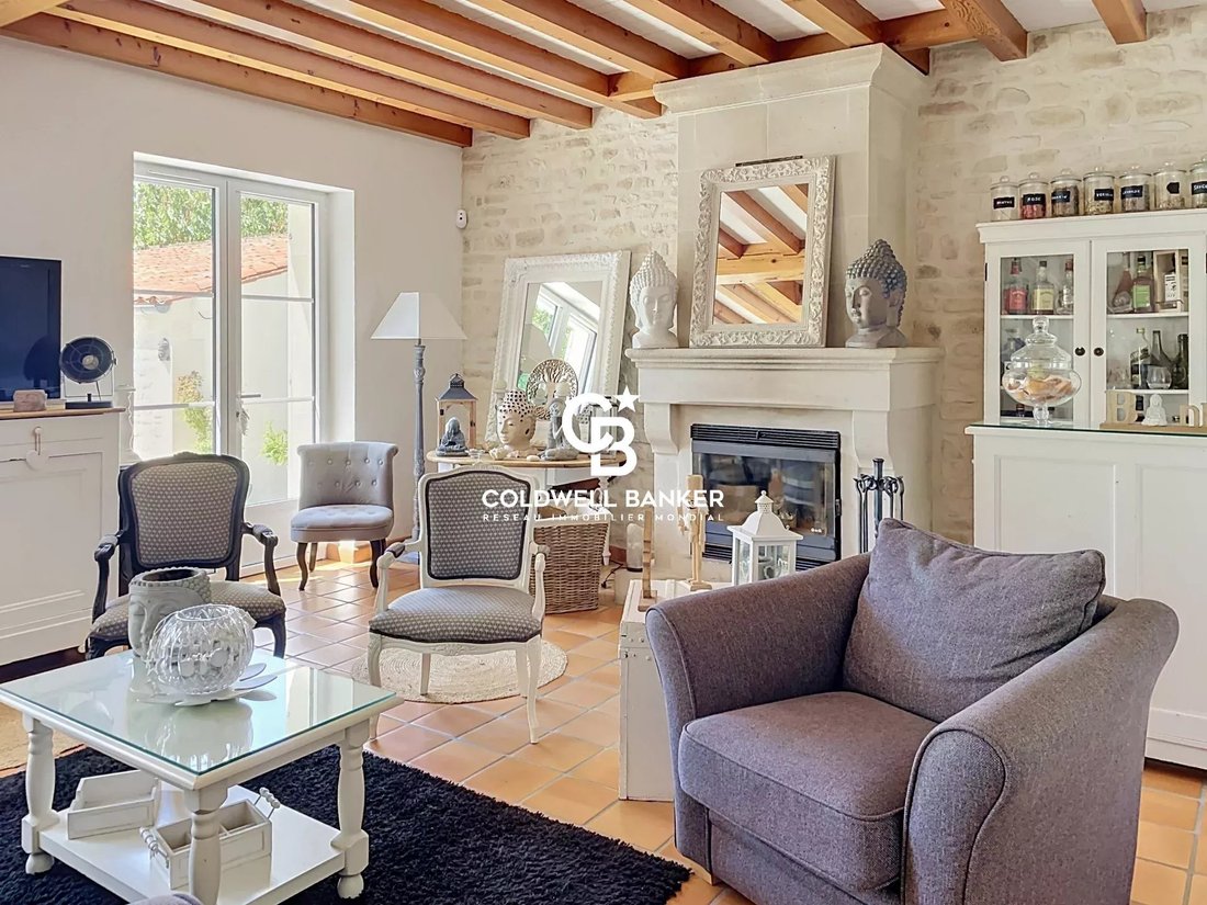 House in Geoffroy Martel, Saintes, France 3 - 18475418