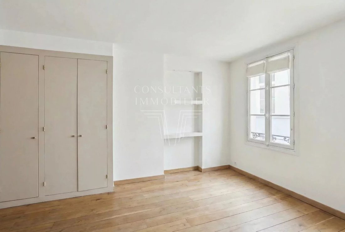 Apartment in Saint Thomas d'Aquin, Paris 7e Arrondissement, Paris 5 - 15654448