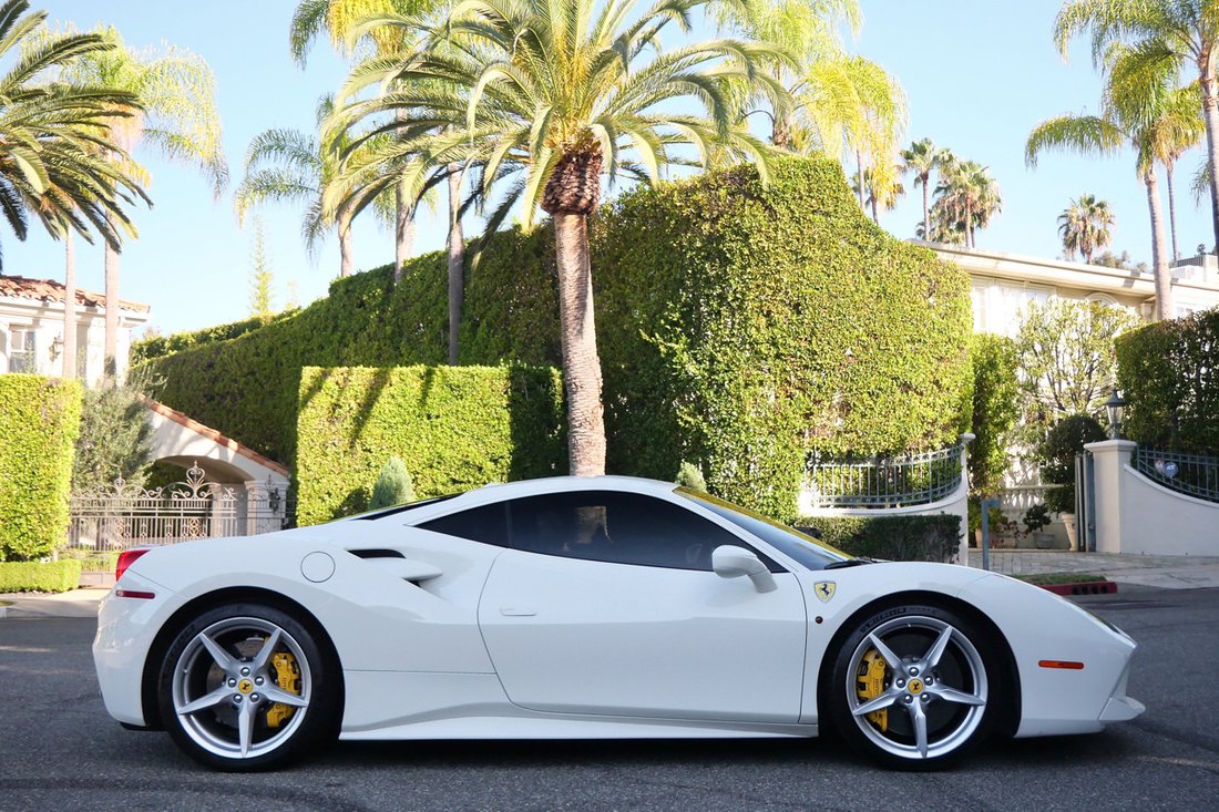 Coupe in West Hollywood, CA, United States 5 - 18476472