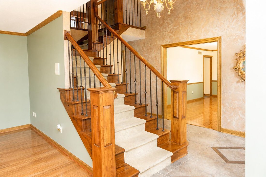 House in Crown Point, Indiana, United States 3 - 18478350