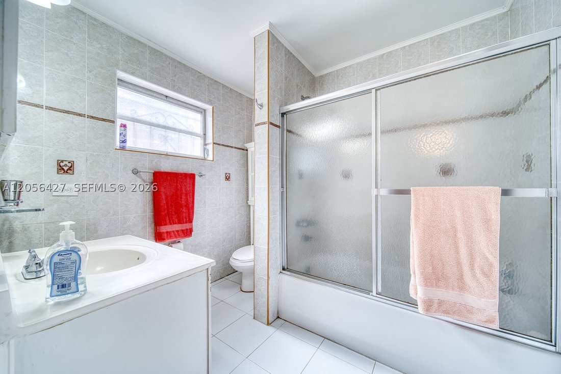 House in Miami, Florida, United States 5 - 18478043