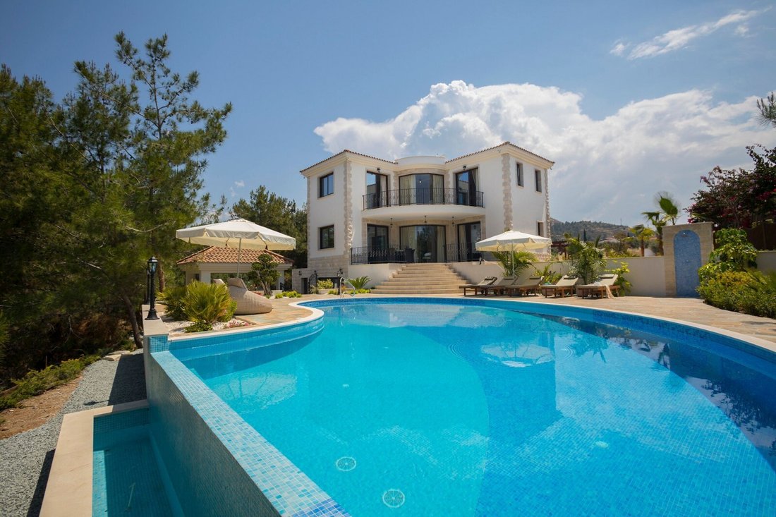 Villa in Argaka, Paphos, Cyprus 1 - 13556323