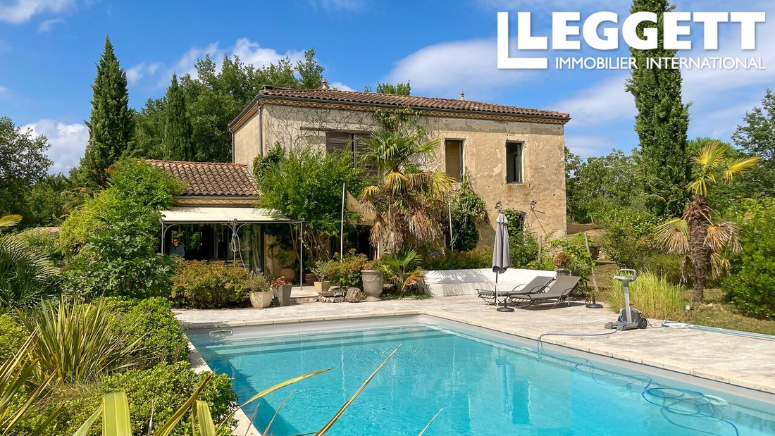 Villa in Espiens, Nouvelle-Aquitaine, France 1 - 15967563