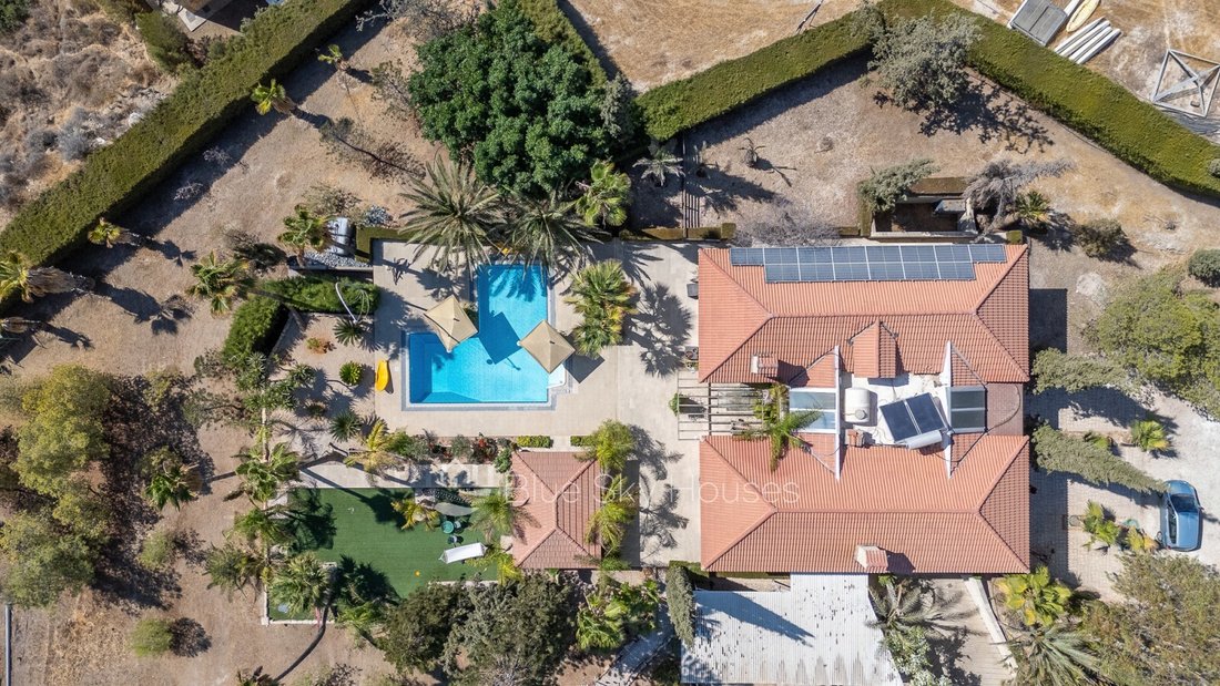 Villa in Parekklisia, Limassol, Cyprus 1 - 13551753